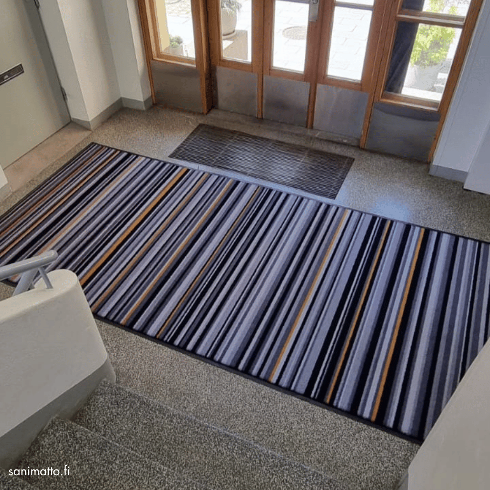 Värikäs logomatto